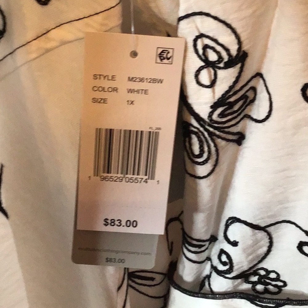Multiples: Floral Black and White Women's Top - Picture 7 of 14